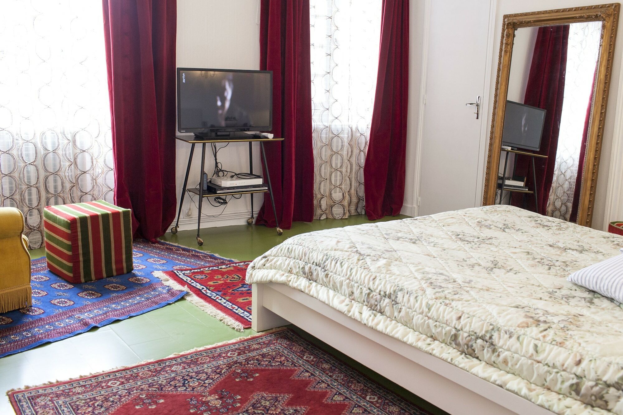46Fm : Montauban Guest House Bagian luar foto